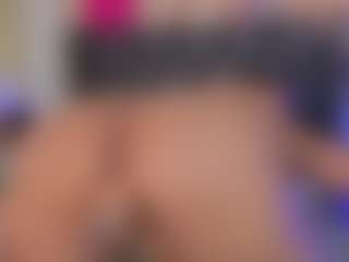 Live cam show with Franshesskaa - Dildo on TeamSkeetLive