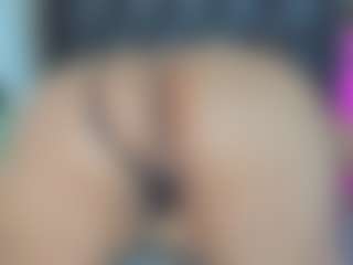 Franshesskaa MILF webcam performer live streaming