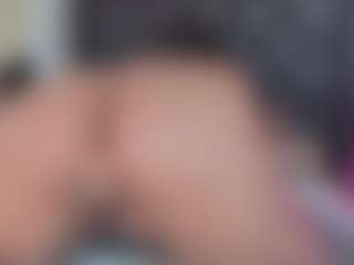 Franshesskaa MILF webcam performer live streaming