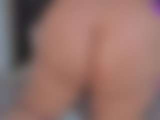 Franshesskaa MILF webcam performer live streaming