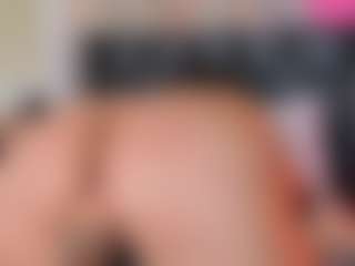 Franshesskaa MILF webcam performer live streaming