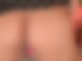 Live cam show with Franshesskaa - Shaved Pussy on Camsoda