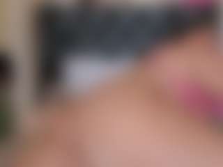 Live cam show with Franshesskaa - Spank Mature on CamwithHer