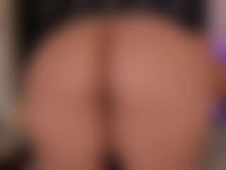 Live cam show with Franshesskaa - Public MILF on Camsoda