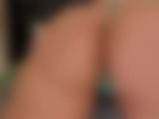 Franshesskaa MILF webcam performer live streaming
