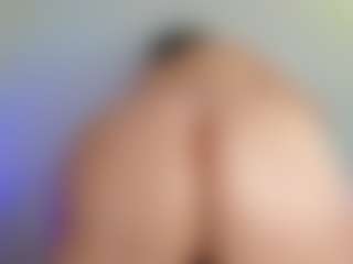 Live cam show with Franshesskaa - Curvy MILF on CamClone