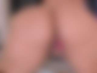 Live cam show with Franshesskaa - Lovense MILF on Camsoda Late Night
