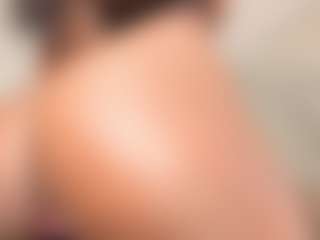 Live cam show with Lilian-Starfire - Black on Camsoda