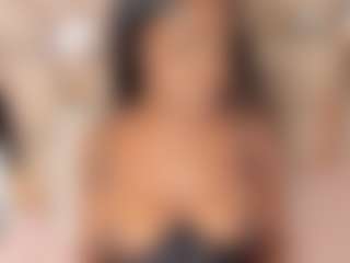 Live cam show with Lilian-Starfire - Strip Black on Camiplay Live