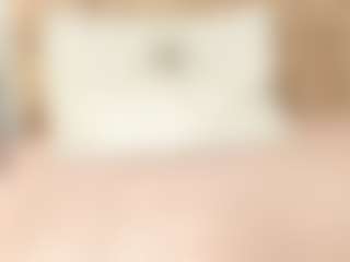 Live cam show with Lilian-Starfire - Cowgirl on friskycurves.com