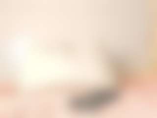 Live cam show with Lilian-Starfire - Brown Eyes Black on StripNow