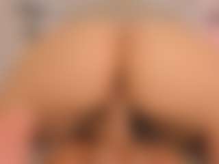 Live cam show with foxy200 - Natural on liverealitysex.com