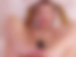 MaeBrowning's Live Sex Cam Show
