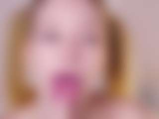 MaeBrowning's Live Sex Cam Show