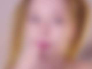 MaeBrowning's Live Sex Cam Show