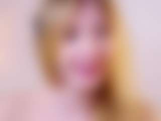 MaeBrowning's Live Sex Cam Show