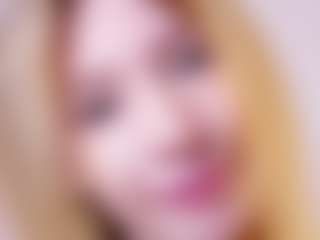 MaeBrowning's Live Sex Cam Show