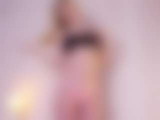 MaeBrowning's Live Sex Cam Show