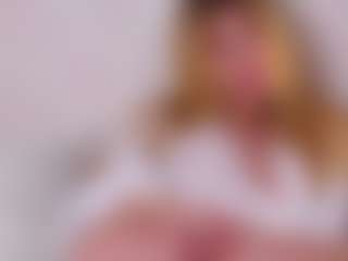 MaeBrowning's Live Sex Cam Show
