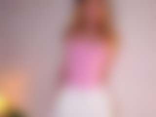 MaeBrowning's Live Sex Cam Show