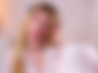 MaeBrowning's Live Sex Cam Show