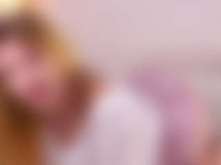 MaeBrowning's Live Sex Cam Show