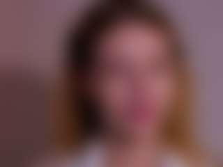 MaeBrowning's Live Sex Cam Show