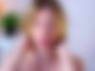 MaeBrowning's Live Sex Cam Show