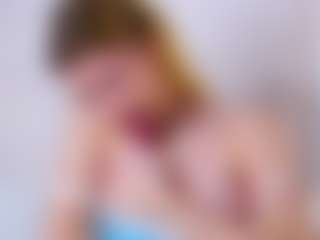 MaeBrowning's Live Sex Cam Show