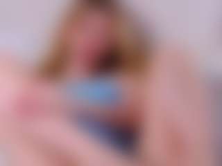 MaeBrowning's Live Sex Cam Show