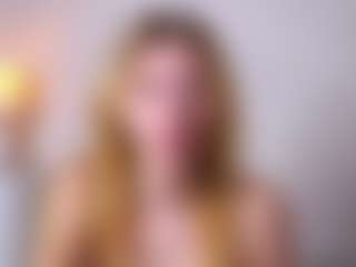 MaeBrowning's Live Sex Cam Show