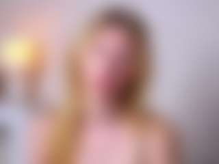 MaeBrowning's Live Sex Cam Show