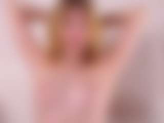 Live cam show with MaeBrowning - Thin on AdultVida.com