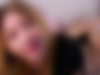 MaeBrowning's Live Sex Cam Show