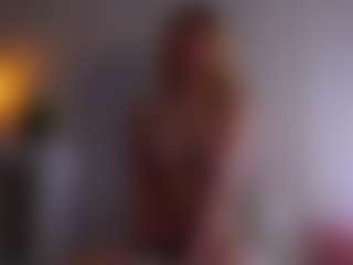 MaeBrowning's Live Sex Cam Show
