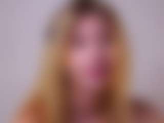 MaeBrowning's Live Sex Cam Show