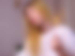 Live cam show with MaeBrowning - Strip on Camsoda