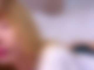 MaeBrowning's Live Sex Cam Show