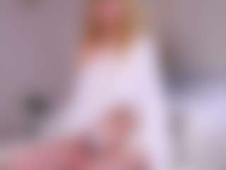MaeBrowning's Live Sex Cam Show