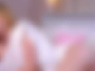 MaeBrowning's Live Sex Cam Show