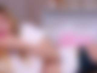 Live cam show with MaeBrowning - Spank on Camsoda