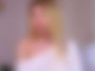 MaeBrowning's Live Sex Cam Show