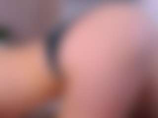 Live cam show with MaeBrowning - Ass Bouncing on Camsoda