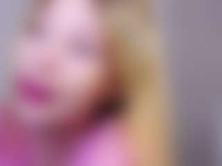 MaeBrowning's Live Sex Cam Show