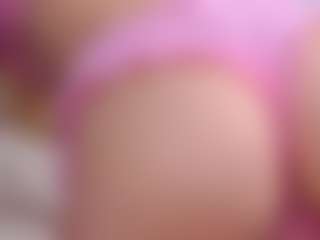 Live cam show with MaeBrowning - Arab Striptease on Chatstar