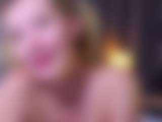MaeBrowning's Live Sex Cam Show