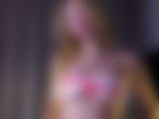 Live cam show with MaeBrowning - Green Eyes on Uber Horny