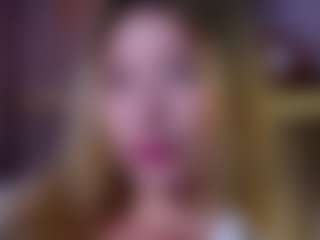 MaeBrowning's Live Sex Cam Show