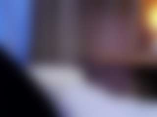 Live cam show with MaeBrowning - Petite on Camsoda