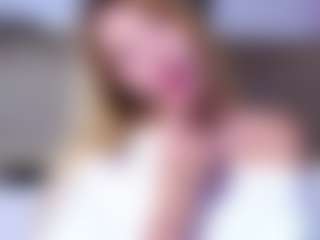 MaeBrowning's Live Sex Cam Show